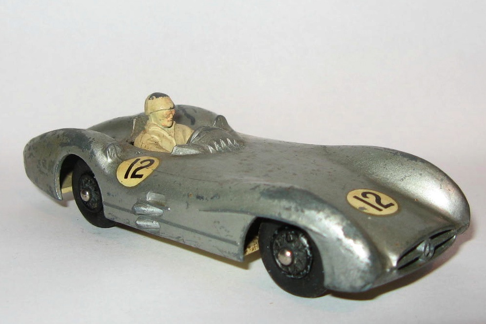 1284 CRESCENT MERCEDES BENZ.jpg